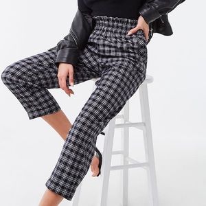 Plaid high-rise cuffed-leg pants 👖